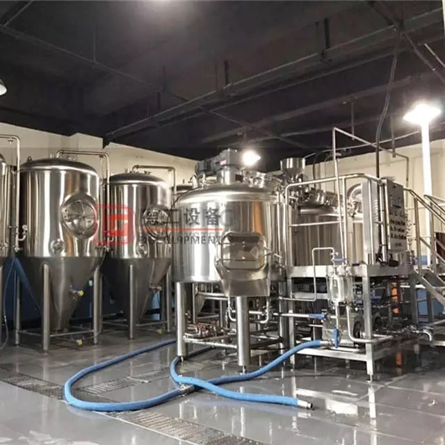 Пивоварни DEGONG с индивидуальным обслуживанием для крафтовых пивоварен / пивоварен / ресторанов Системы пивоварения 10 баррелей