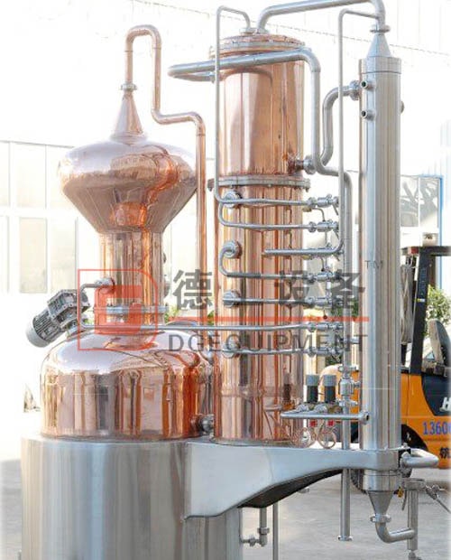 2000L Rum Gin Distillery Machine Медная луковая головка Craft Distillation Equipment для продажи